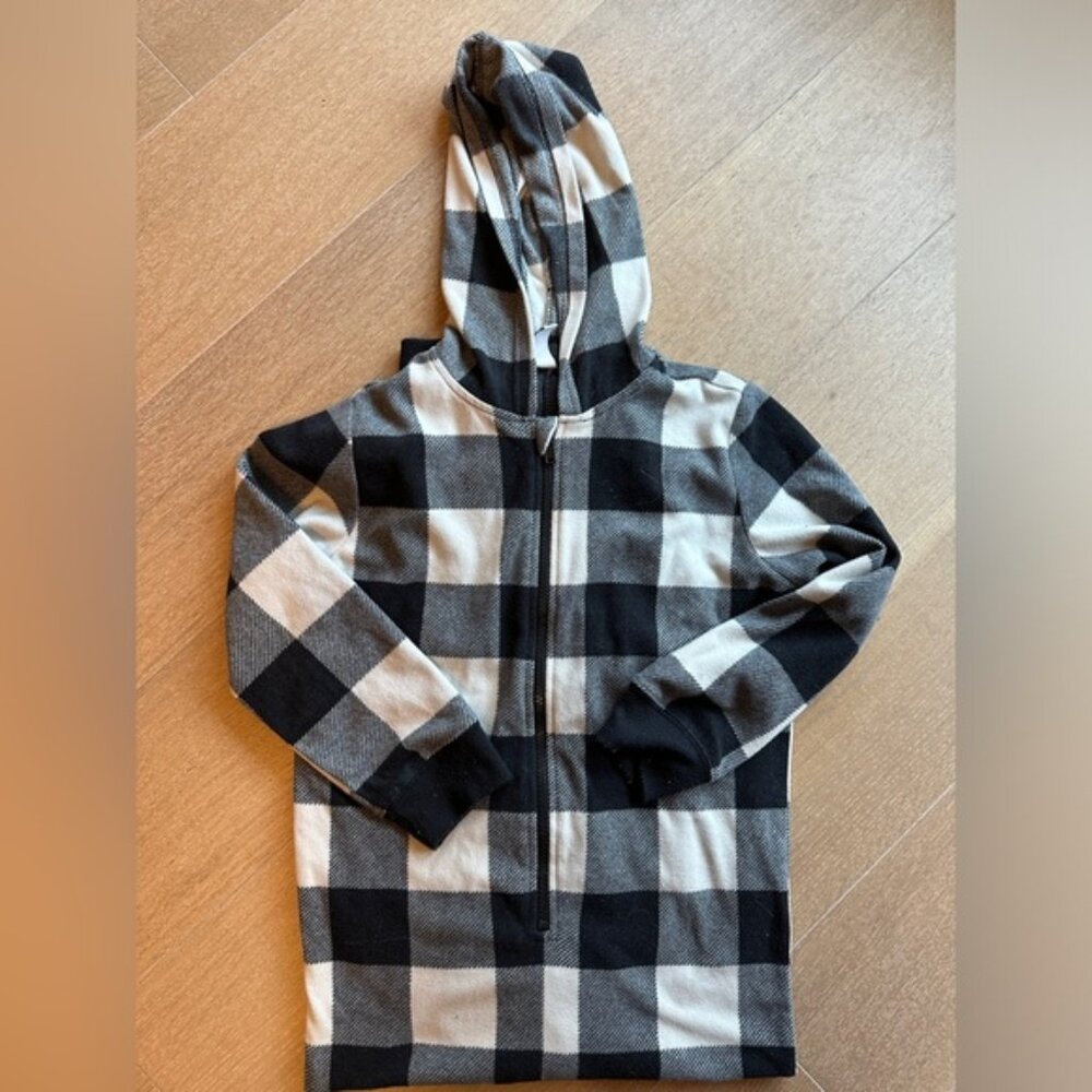 Old Navy Buffalo Plaid Christmas Onesie – Size 8 (Medium, Unisex)
